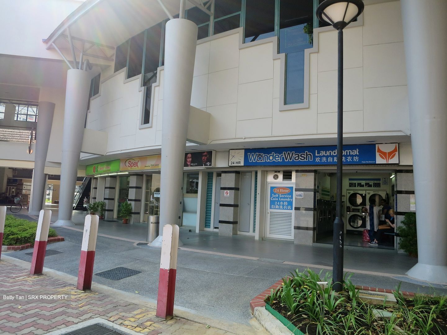Elias Mall (D18), Retail #547591541